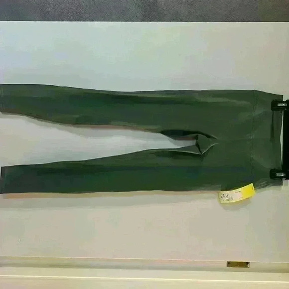 NWT All on Motion leggings - Picture 1 of 7